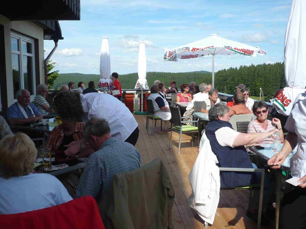Hohengasthof Lowen - Escheck Schoenwald im Schwarzwald Exterior photo