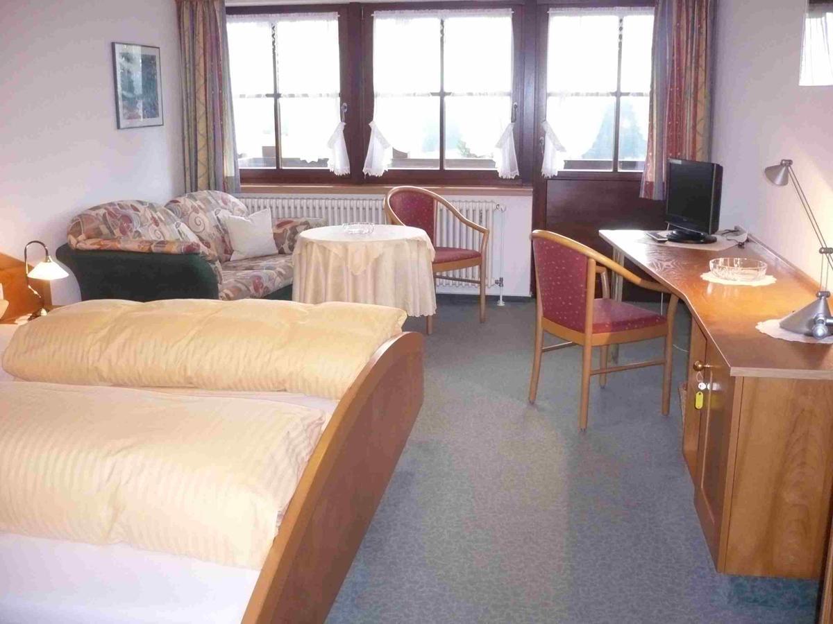 Hohengasthof Lowen - Escheck Schoenwald im Schwarzwald Room photo